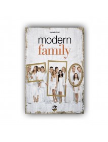 MODERN FAMILY AHŞAP POSTER 20x30cm  - 37