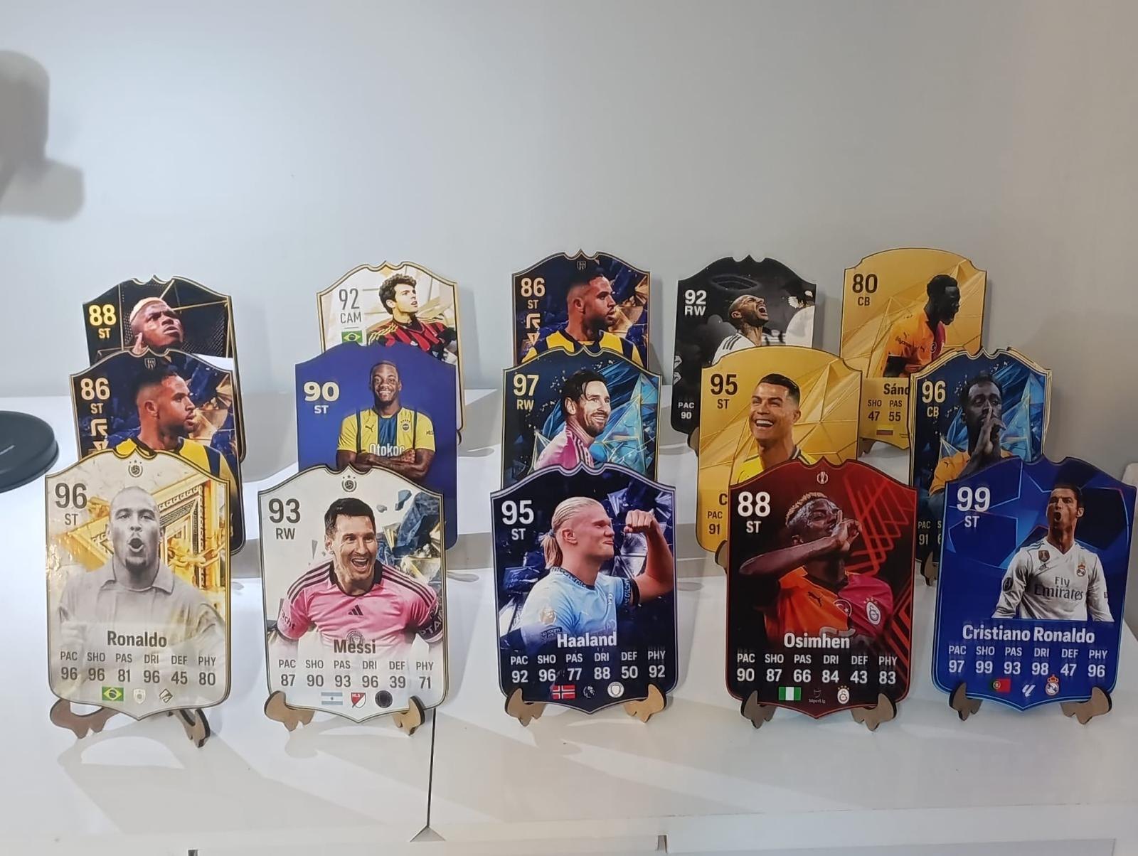 100 ADET AHŞAP FİFA FUTBOLCU BİBLOSU